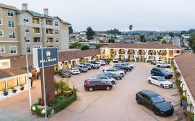米尔布雷米尔伍德套房酒店